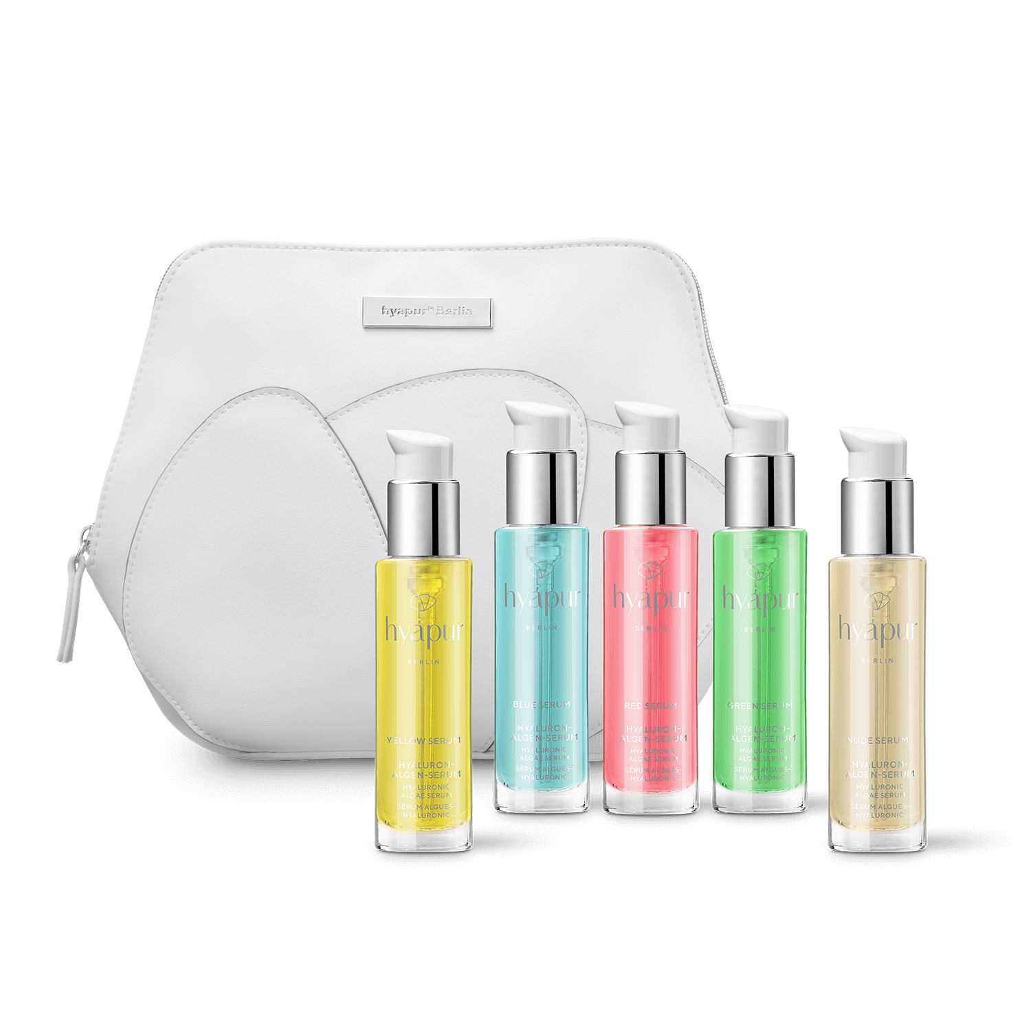 Das Hyaluron-Algen-Seren-Set enthält das Blue Serum für strahlende Haut, das Green Serum für einen ebenmäßigen Teint, das Yellow Serum für Schutz vor UVA-lichtbedingter Hautalterung, das Red Serum für intensive Feuchtigkeit und das Anti-Aging Nude Serum jeweils als 50ml Flakon. Statt in einzelnen Kartonagen kommen die Seren in der hochwertigen weißen hyapur® Kosmetiktasche zu dir nach Hause.