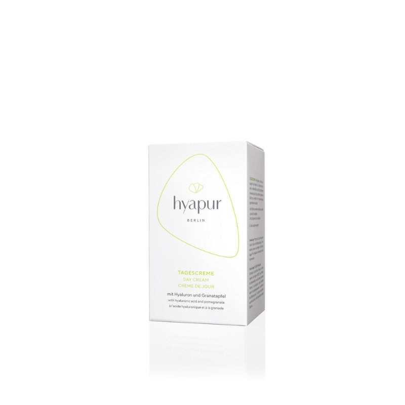 Die GREEN Tagescreme kommt in der ressourcensparenden Kartonage zu dir nach Hause. Recyclingfähig und plastikfrei. 