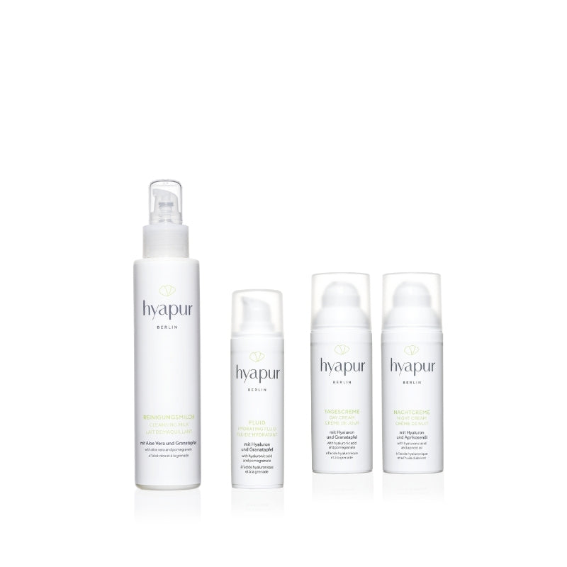 Mit dem hyapur® GREEN kompakt Set reinigst und pflegst du deine Haut ganz natürlich. Die minimalistische Pflege lässt sich problemlos in deine bestehende Hautpflegeroutine integrieren oder z.B. durch ein Serum erweitern.
